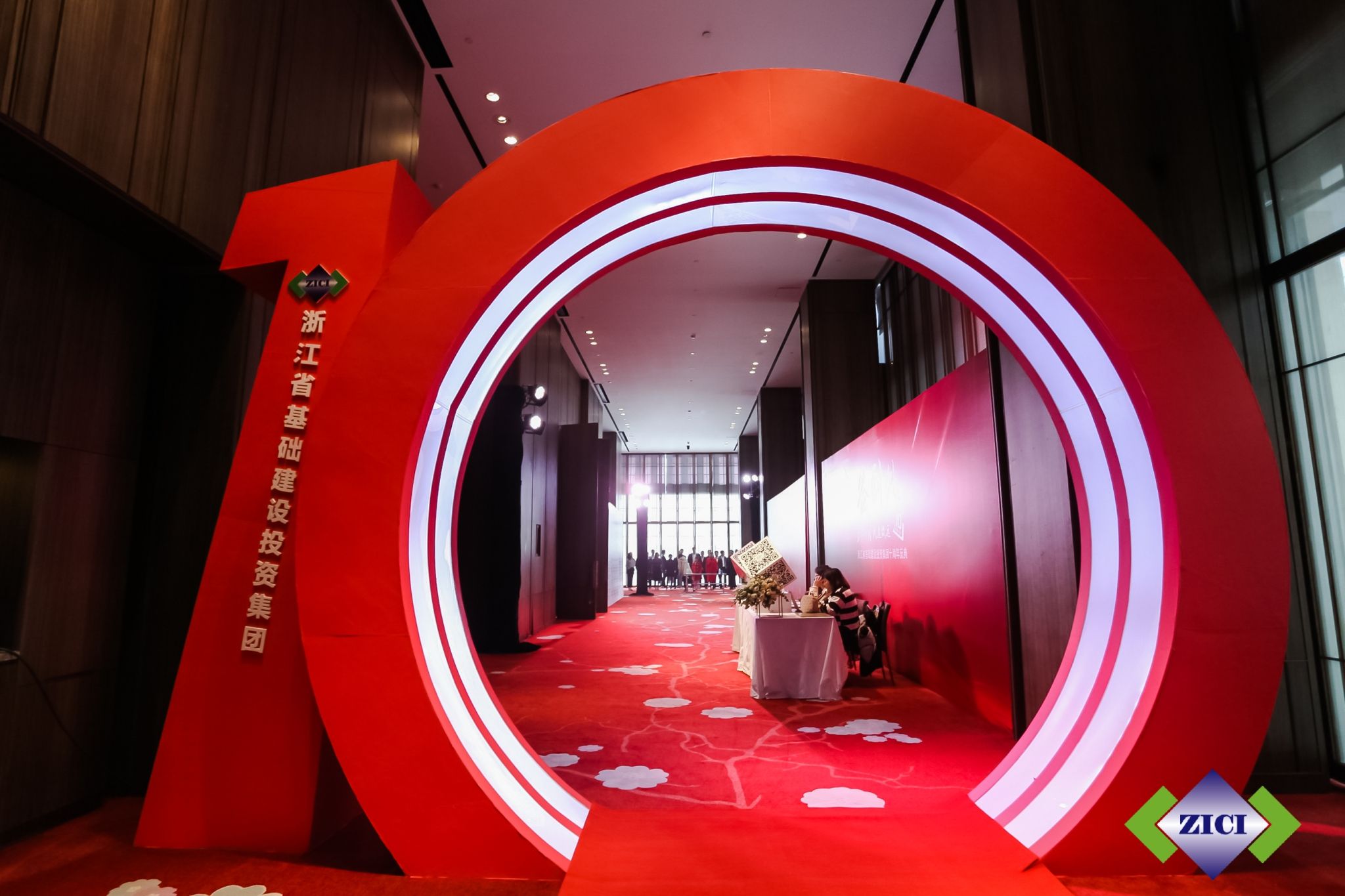 15233301969126750OrE.jpg 5192368.jpg