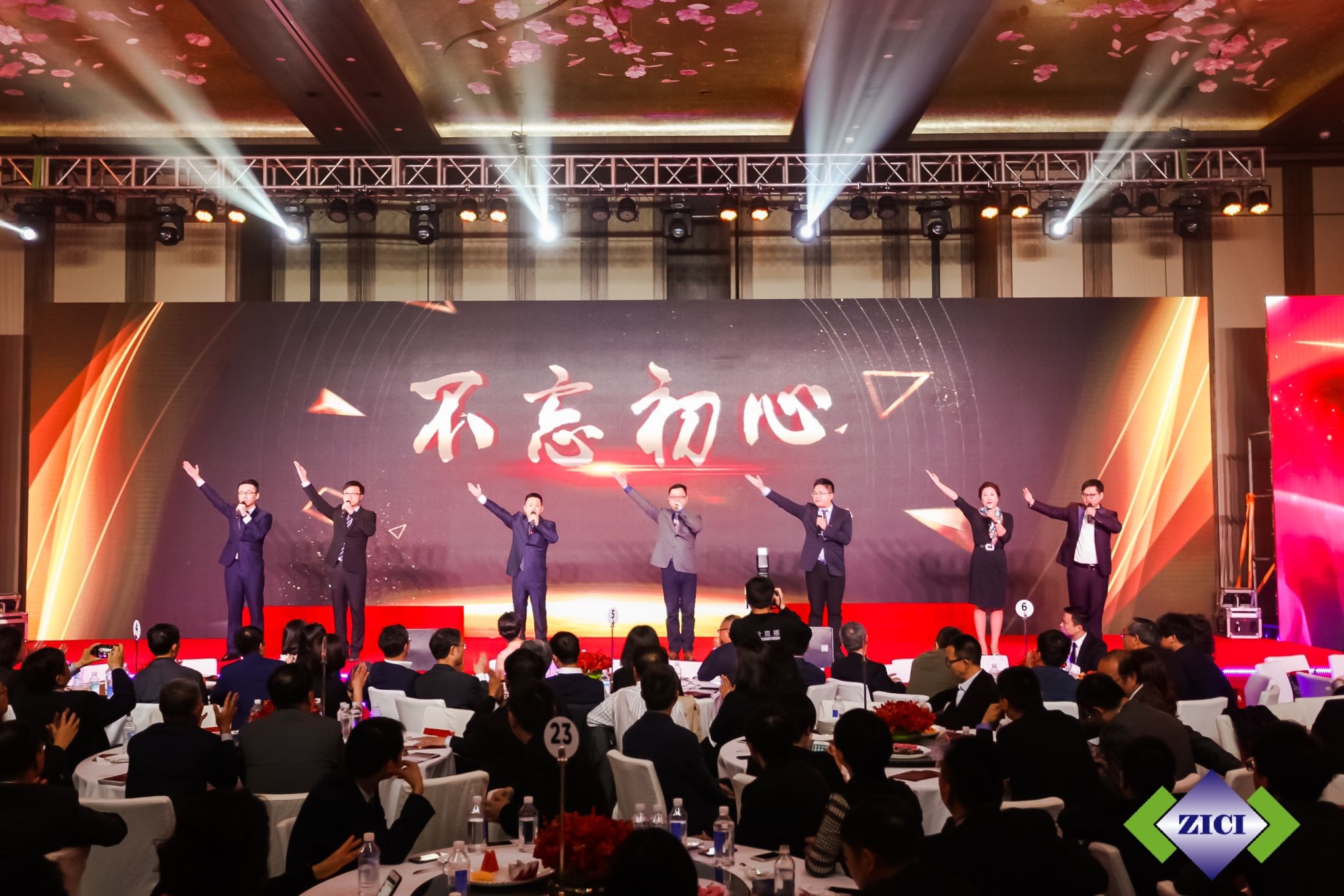 1523346949672390MwBP.jpg 5195832.jpg