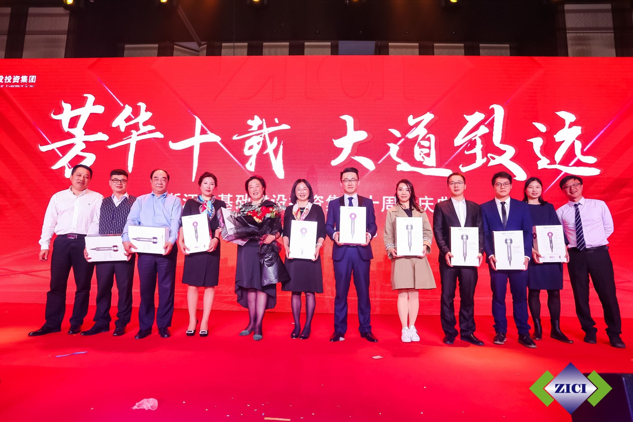 1523349290180599u995.jpg 5199338.jpg