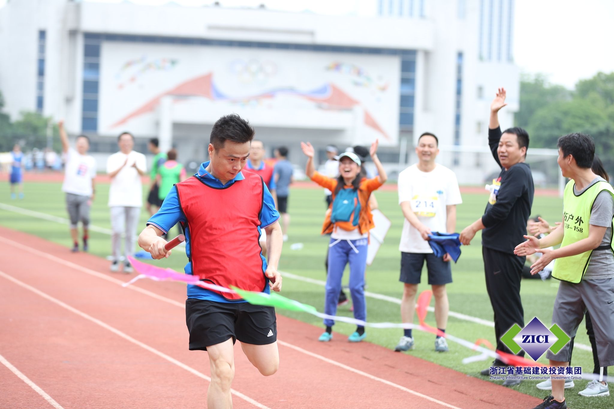 1526280342100669mj9q.jpg 6332575.jpg