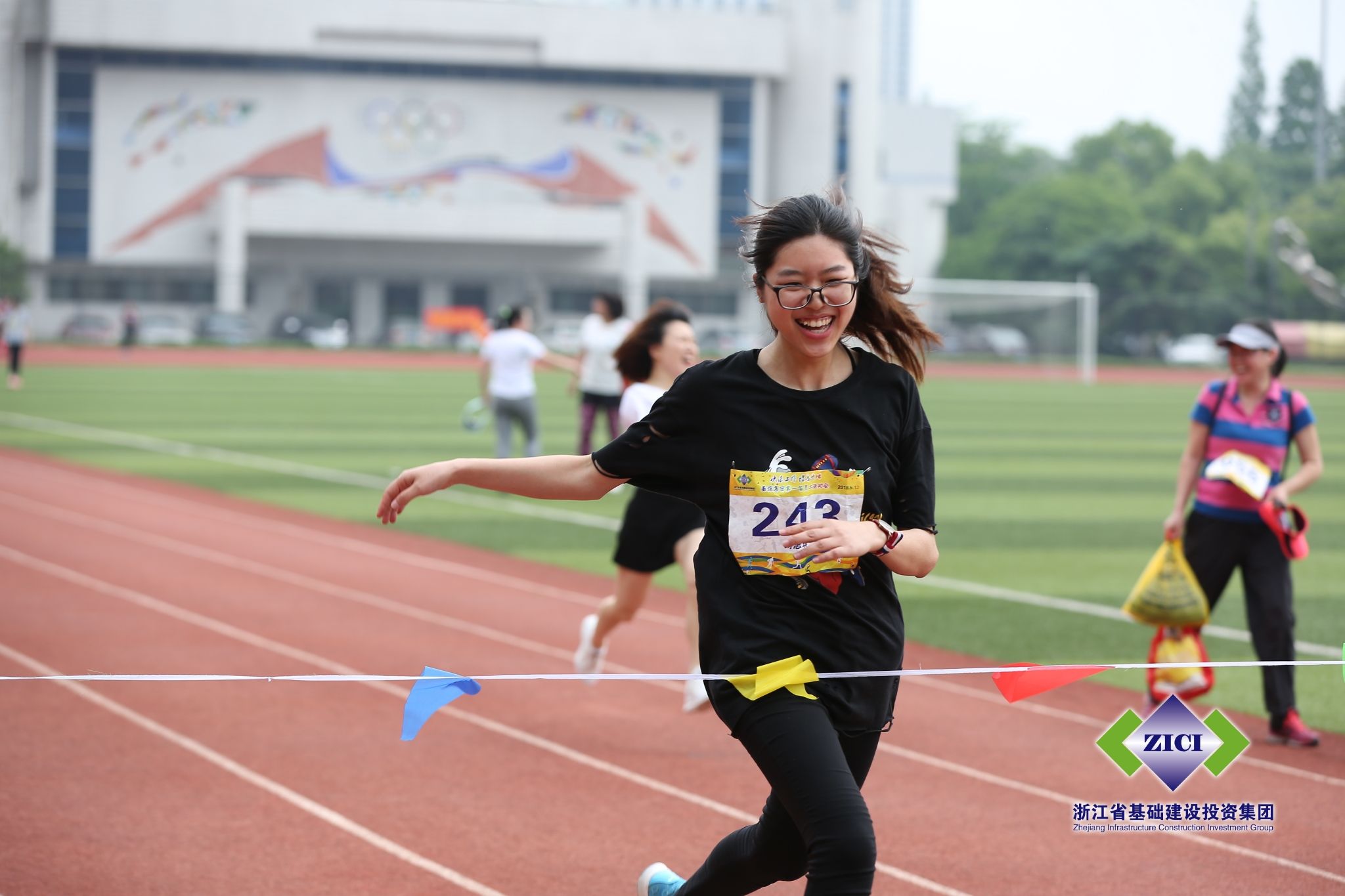 1526280955814757tSu6.jpg 6327944.jpg