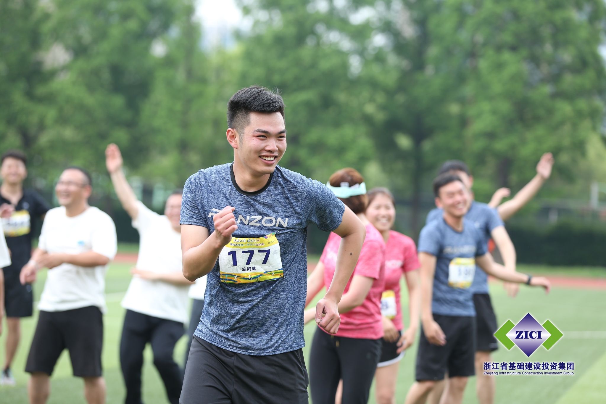 1526280985706710vP4c.jpg 6342065.jpg